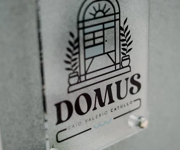 アパート Domus - Catullo -